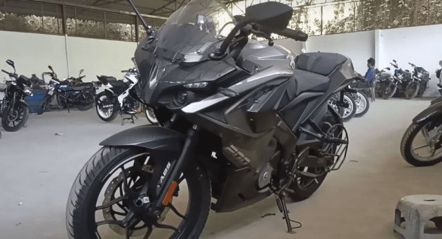 Bajaj Pulsar RS200